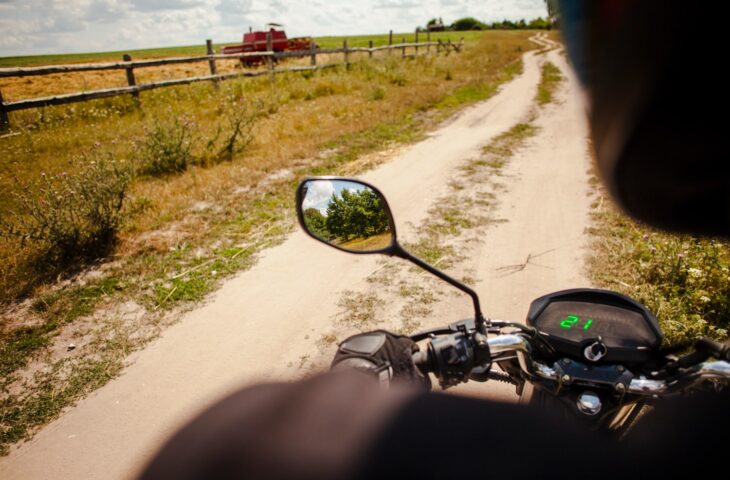 Lusterka motocyklowe a bezpieczeństwo na drodze