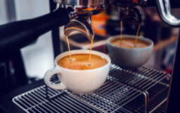 Odkryj Szlachetny Świat Kawy: Zestawy, Które Zachwycą Każdego